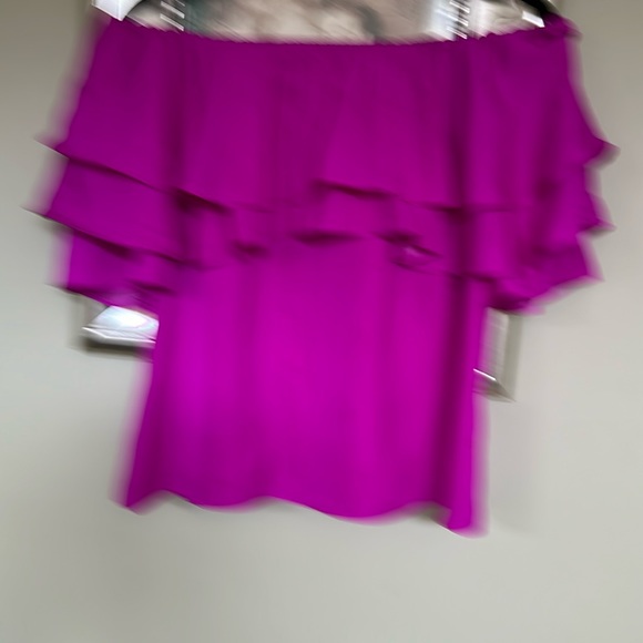 Beautiful, hot pink off the shoulder, top, or on the shoulder either way - Picture 1 of 1
